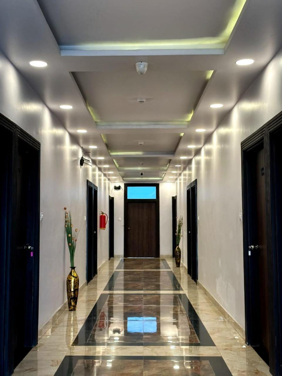Grand Pearl Hotel & Banquet Lucknow Exterior photo